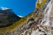 au pied de la cascade pisse