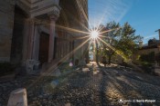 porche notre dame real embrun sous rayon soleil