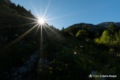 rayon soleil sur sentier crachet