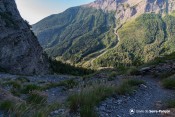 sentier distroit ascension zone eboulis cascade pisse