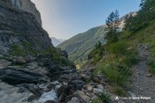 sentier distroit traversee  torrent distroit vue vallee